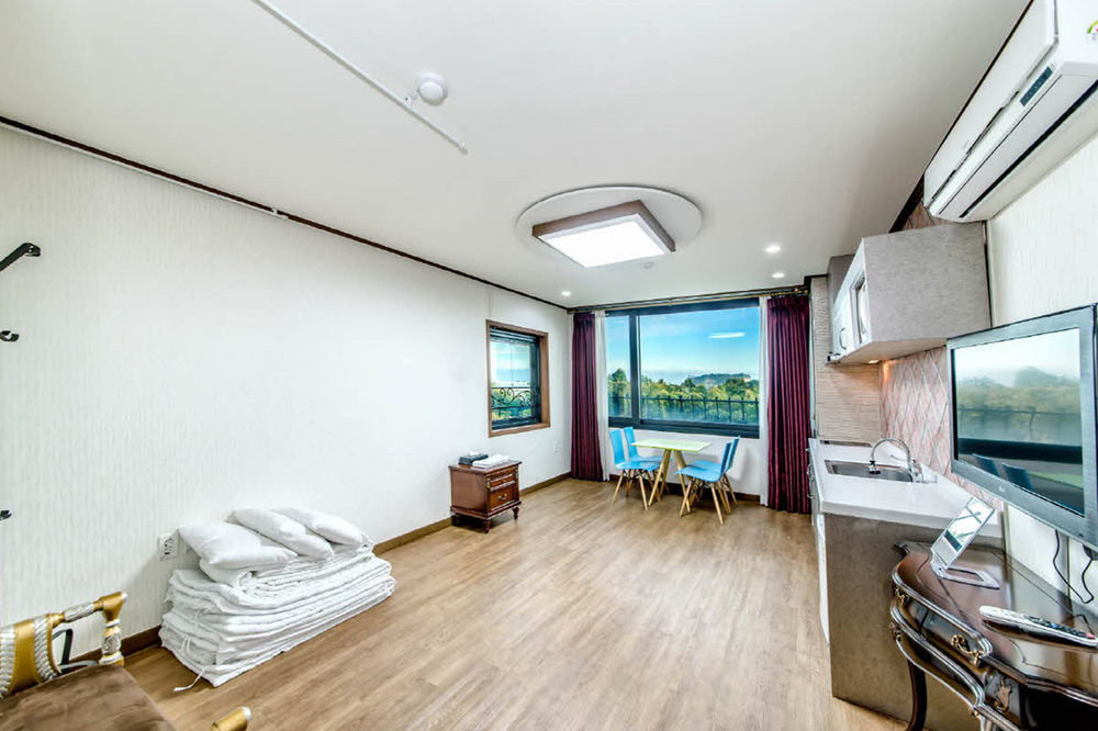 Olleyo Resort Seogwipo Exteriör bild