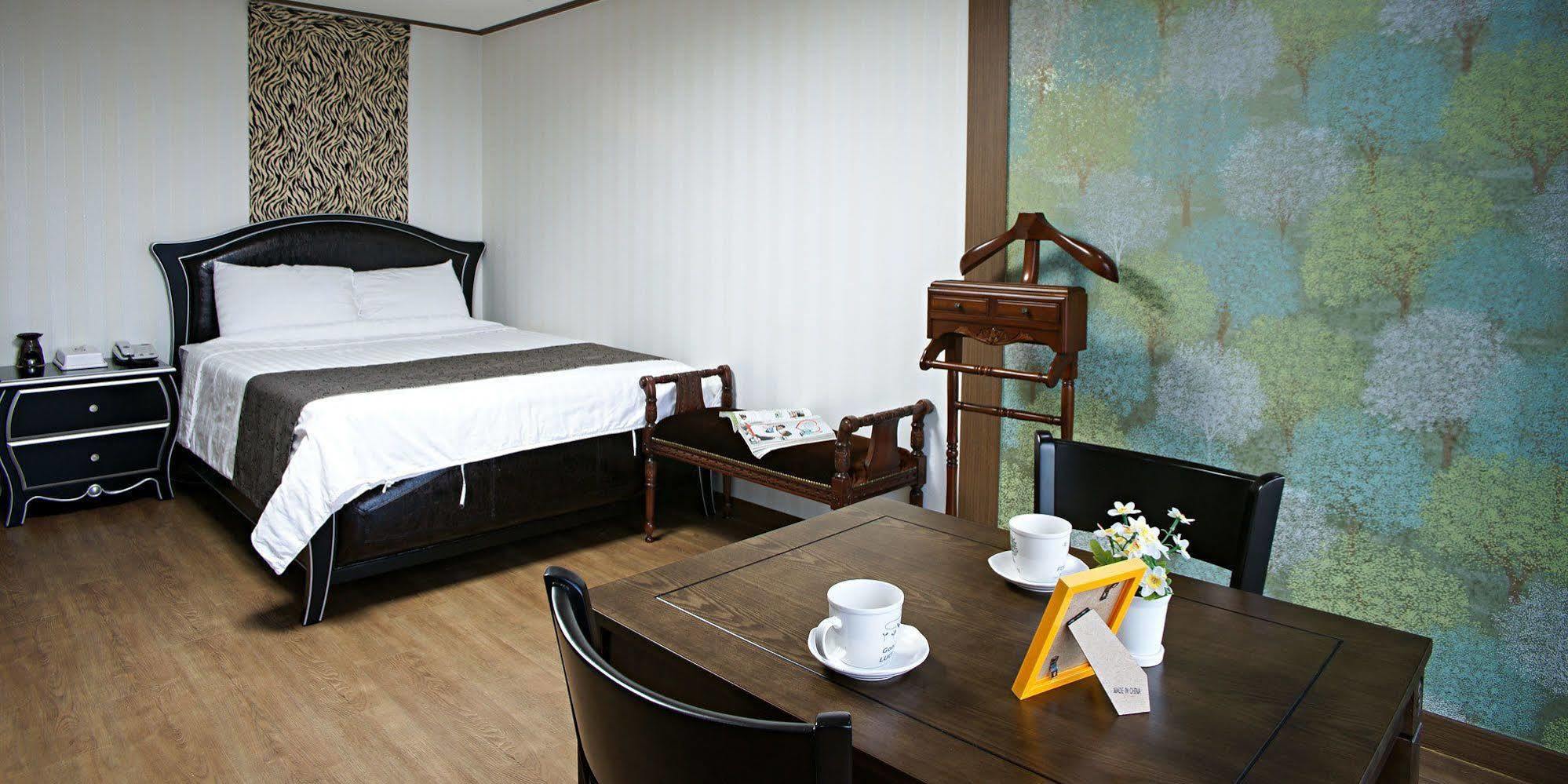 Olleyo Resort Seogwipo Exteriör bild